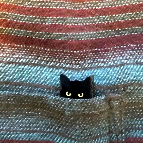 Pin--Peeking Kitty - Picture 1 of 5